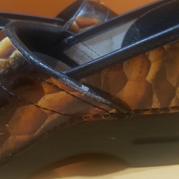 SOLD!! DANKSO Croc Print Clogs - Size 40/9.5-10 - Picture 6 of 8